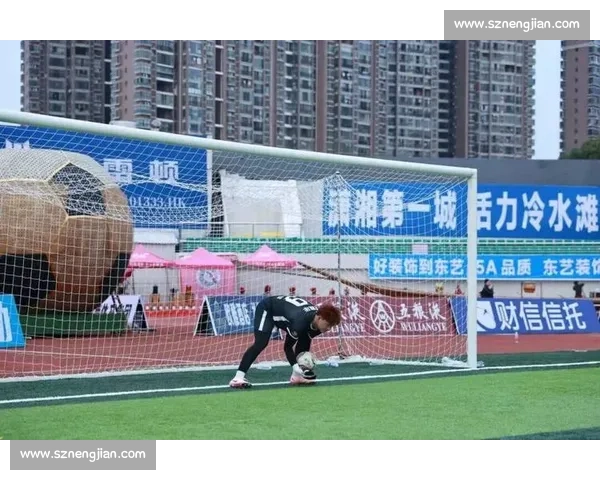 永州门神唐嘉年：用身体筑墙的守护者